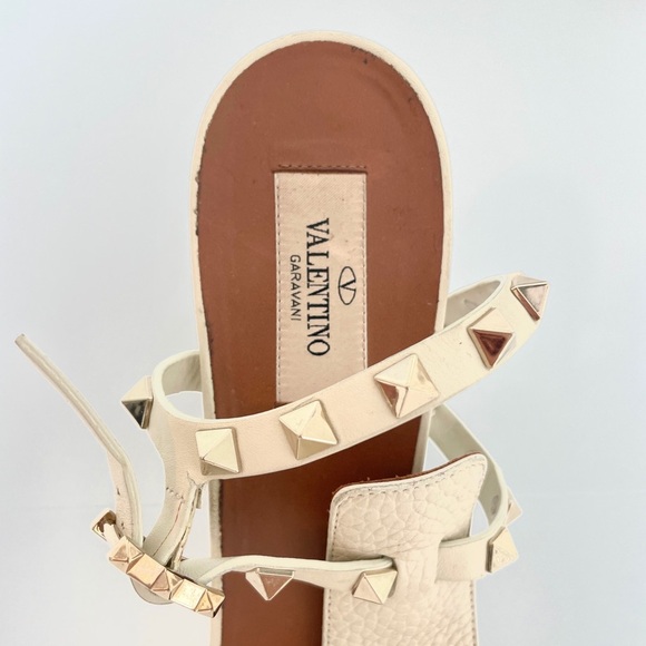 Valentino‎ Garavani Rockstud T Strap Chunky Heel Sandals Heels in Cream Size 10 - Picture 6 of 7